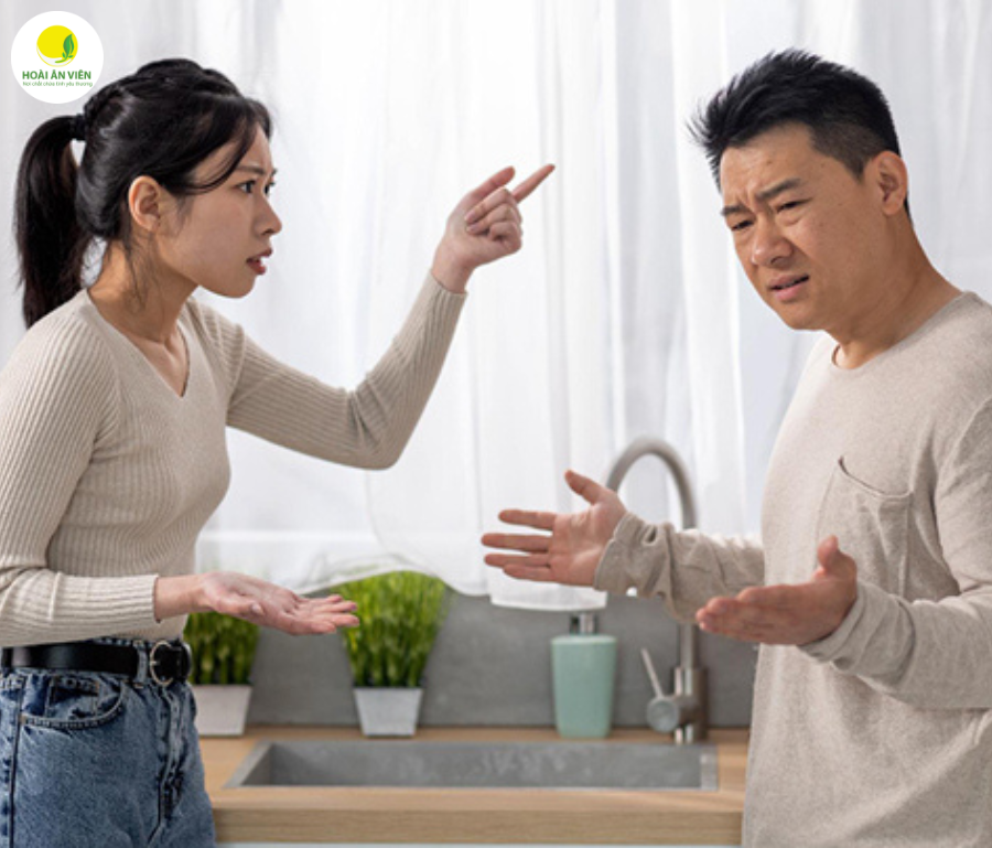 giai đoạn từ Rằm tháng Chạp đến mùng 1 Tết không chỉ là thời điểm dọn dẹp, cúng lễ mà còn gắn liền với nhiều điều kiêng kỵ,  nhằm tránh xui rủi, giữ sự hanh thông cho cả năm sau