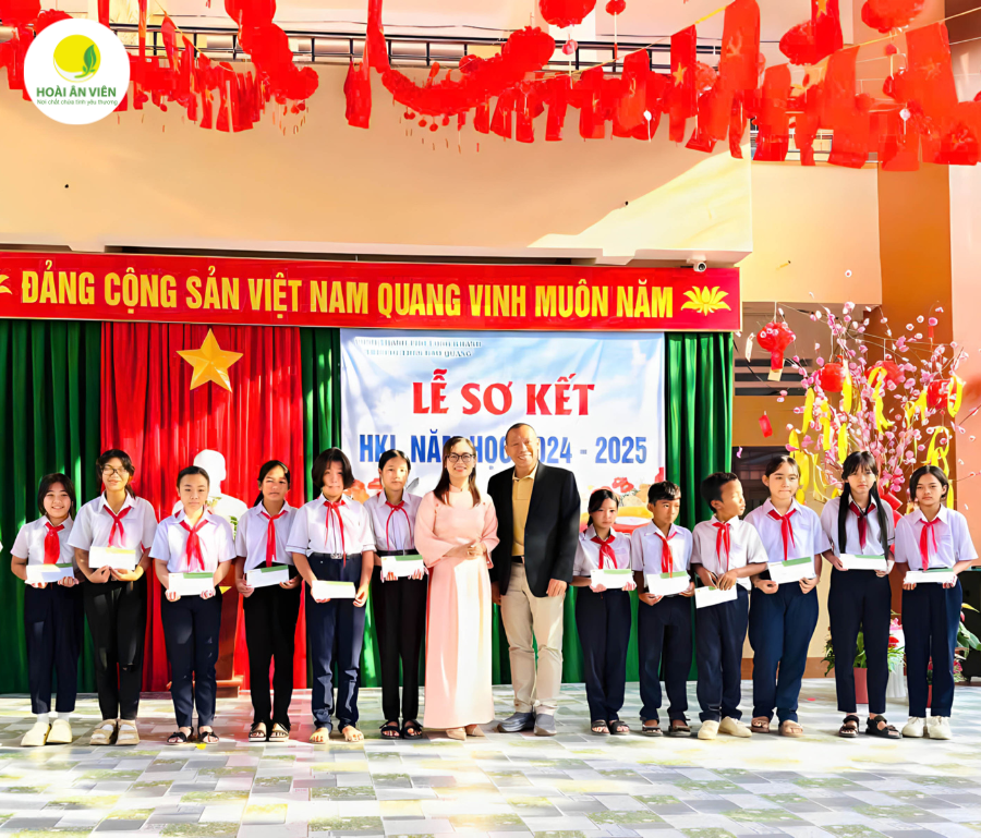 CÔNG TY ĐẦU TƯ PHÁT TRIỂN BETA VIỆT TRAO 30 SUẤT HỌC BỔNG CHO TRƯỜNG THCS BẢO QUANG, LONG KHÁNH