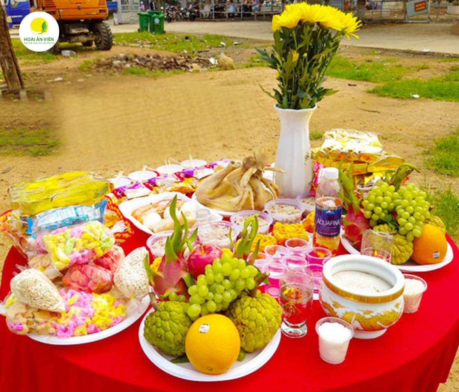 Cúng động thổ xây mộ là nghi lễ quan trọng, thể hiện lòng thành kính với người đã khuất và mong công trình mộ phần được thuận lợi, bình an