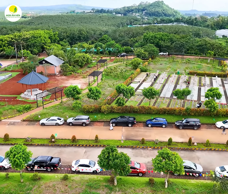 Khuôn viên Công viên Nghĩa trang Hoài Ân Viên 