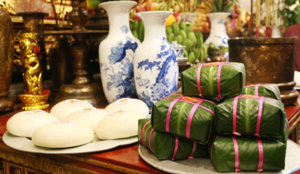 Sự xuất hiện của bánh Chưng và bánh Giầy trên mâm cúng chính là sự giao hòa giữa Trời và Đất