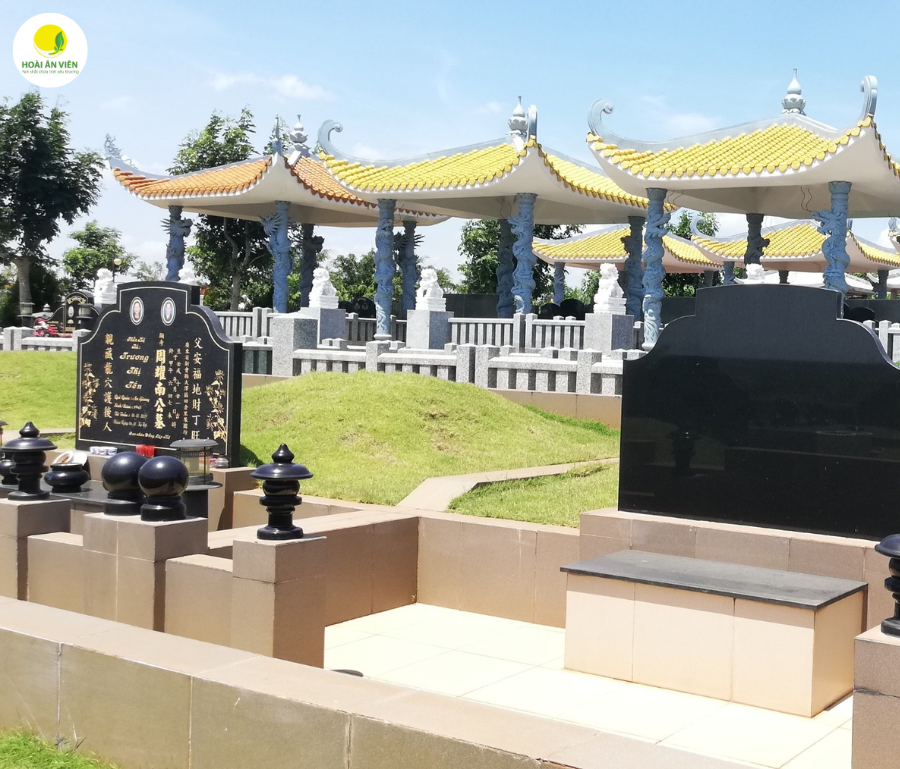 Những chi tiết trên phần mộ người Hoa không chỉ để trang trí mà còn gửi gắm ước vọng hưng thịnh cho dòng họ.