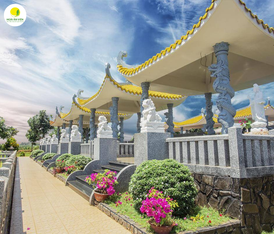 Tín ngưỡng phong thủy mộ phần phản ánh sâu sắc tinh thần hiếu kính tổ tiên của cộng đồng Người Hoa