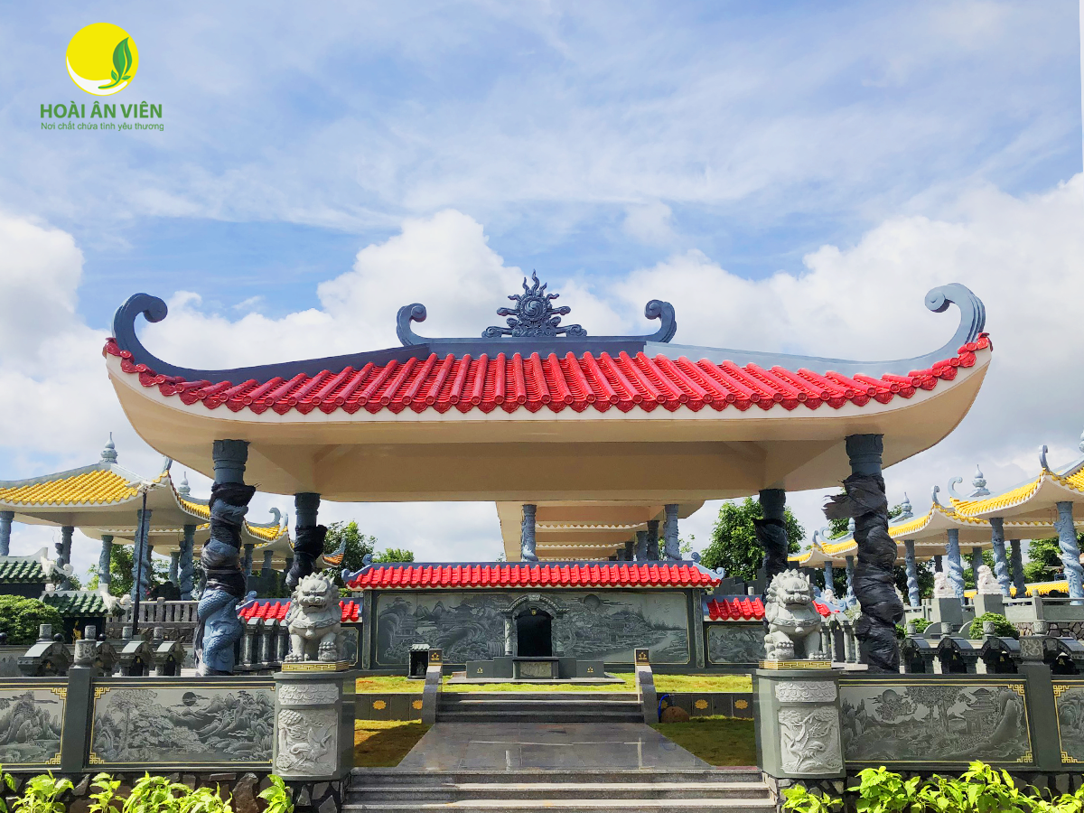 Bình phong hoặc cây trồng hợp lý sẽ giúp cân bằng lại năng lượng xấu từ hướng hoặc môi trường xung quanh