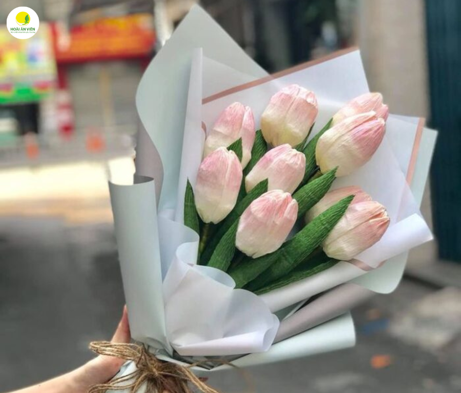 Nếu bạn đang tìm quà 20/10 handmade vừa đẹp vừa ý nghĩa, thì bó hoa làm từ giấy, vải hoặc len là lựa chọn hoàn hảo