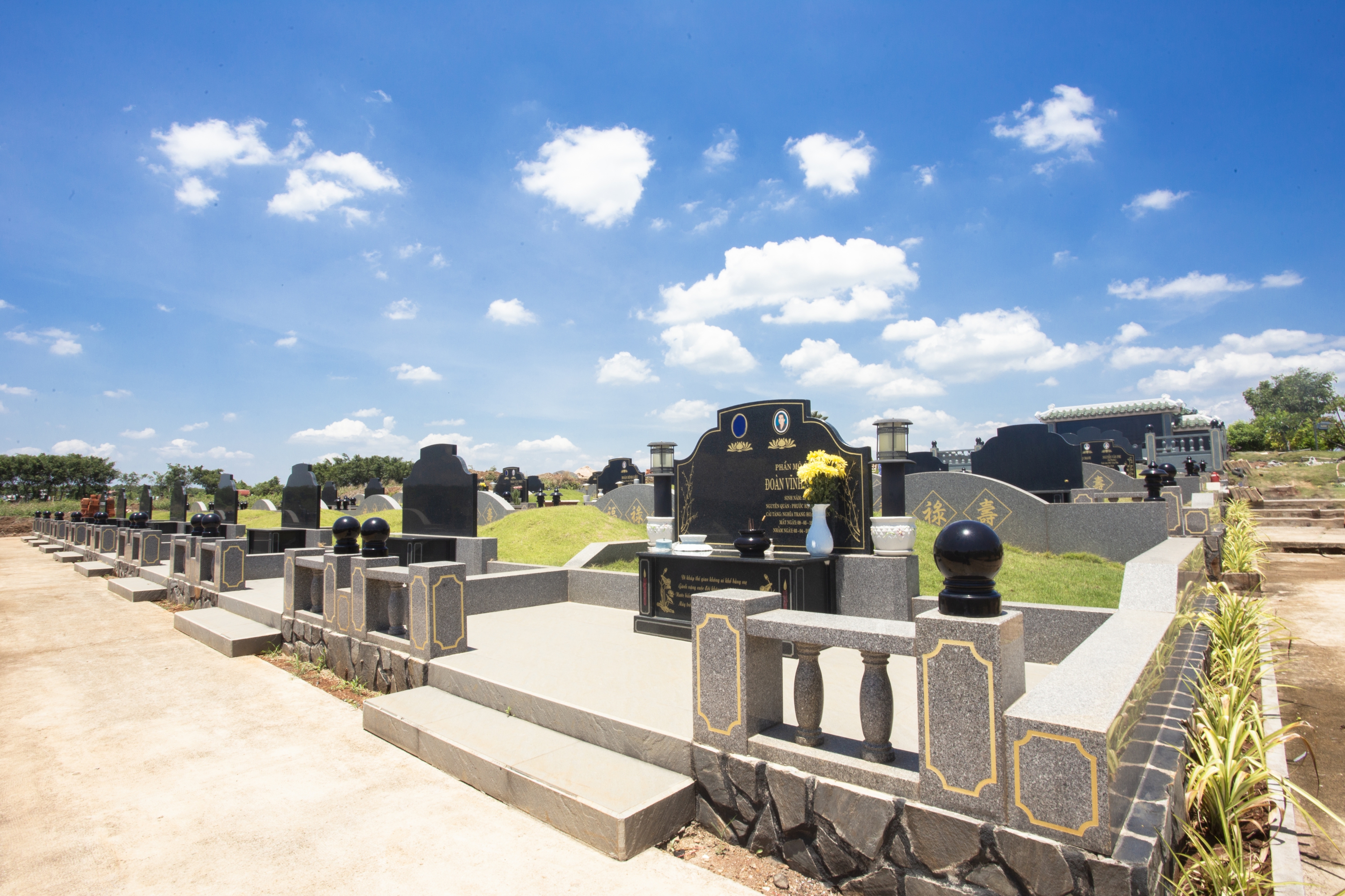 Vị trí đặt mộ là một điều cực kỳ quan trọng, cần phải được chọn lọc kỹ càng