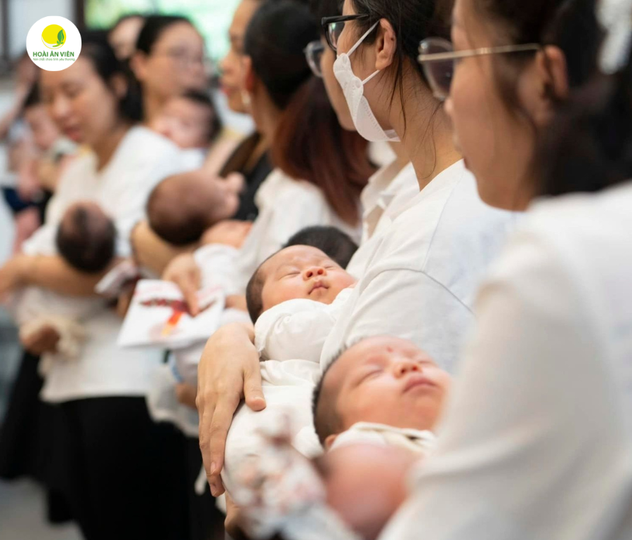 Trong đời sống đức tin, Rửa tội Công giáo được xem là bí tích đầu tiên và quan trọng nhất, mở ra cánh cửa để con người trở nên con cái Thiên Chúa